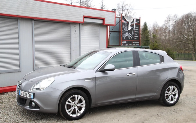 Alfa Romeo Giulietta cena 28900 przebieg: 143961, rok produkcji 2016 z Biała małe 379